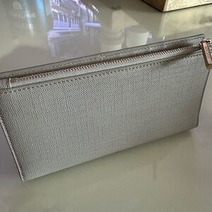 Like new vegan Dagne Dover slim wallet